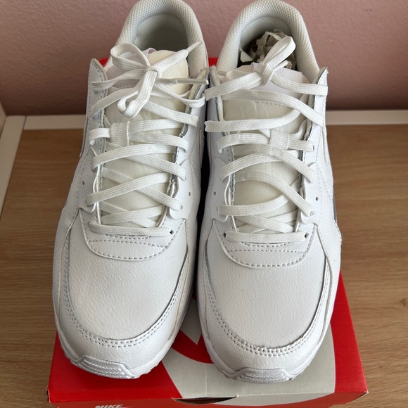 Nike Women’s Air Max Shoes - Picture 3 of 6